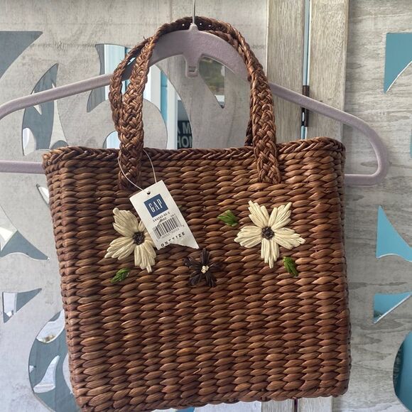 NWT GAP Woven Wicker Rattan Straw Handbag Tote Purse vintage Floral Design - Picture 1 of 12